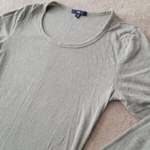 GAP Long Sleeve Tee Gray Crew Neck Women's Size XS LS T-Shirt